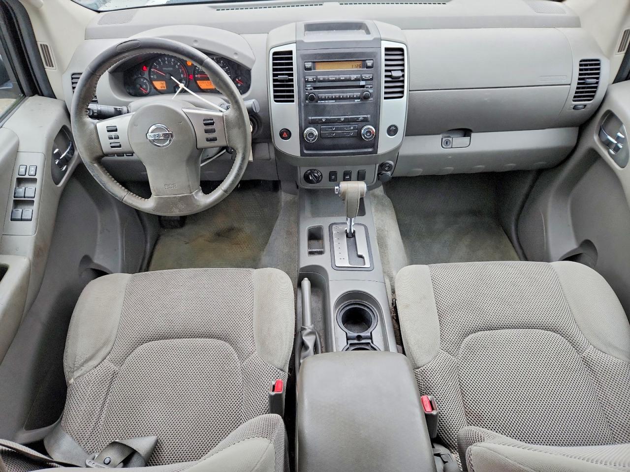Nissan Frontier S
