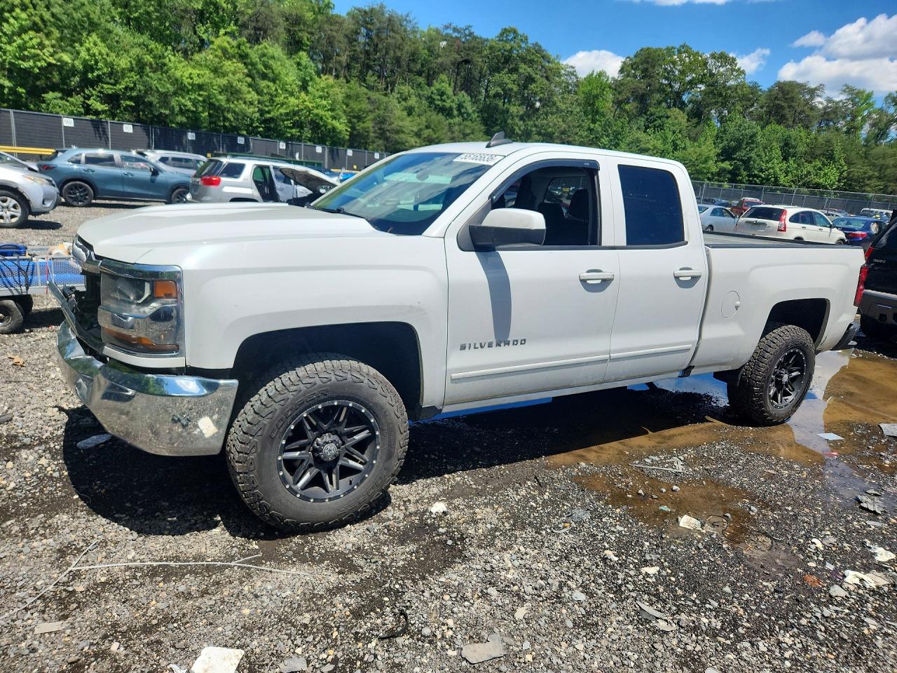 Salvage Chevrolet Silverado Image