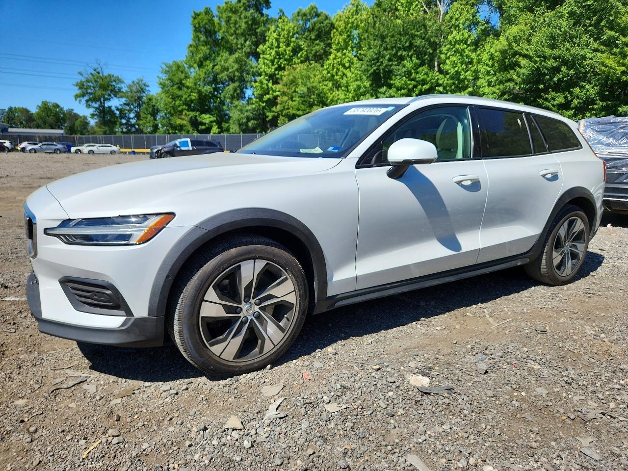 Salvage Volvo V60 Image