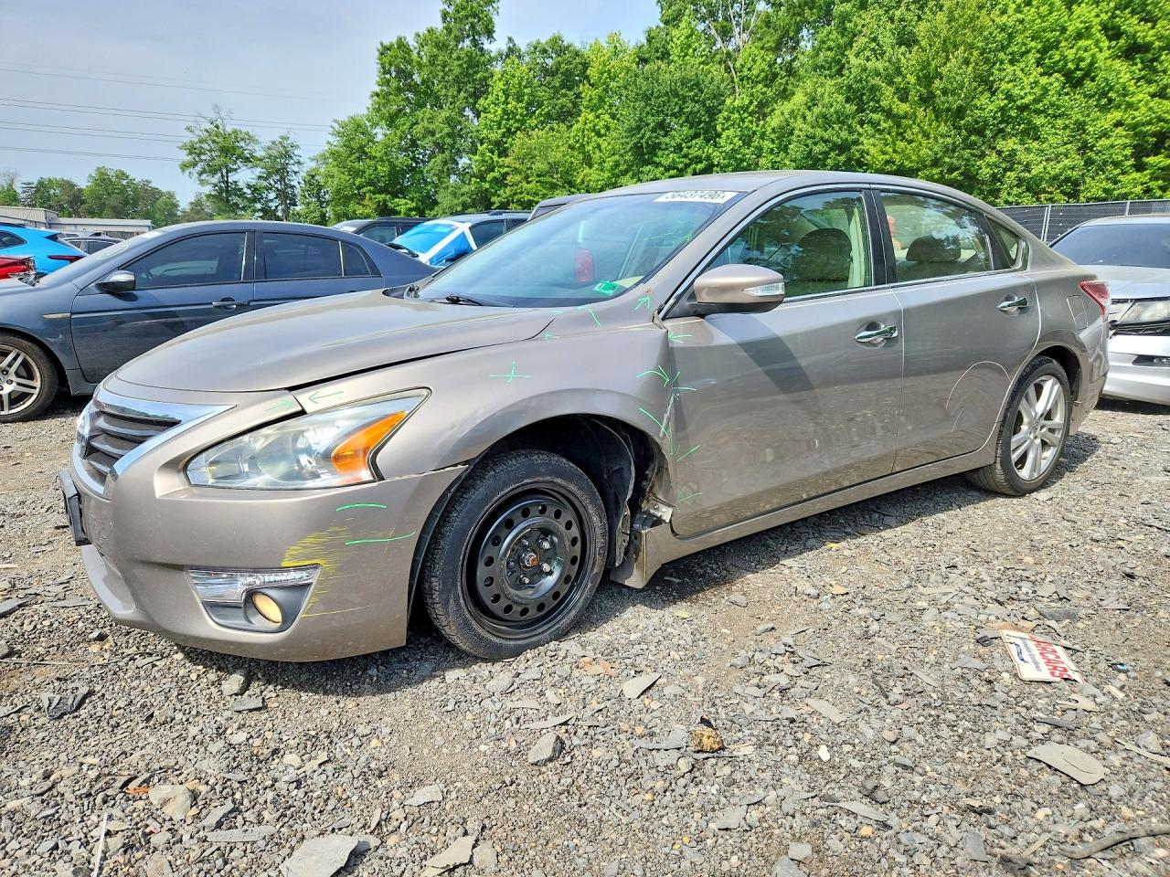 Salvage Nissan Altima Image