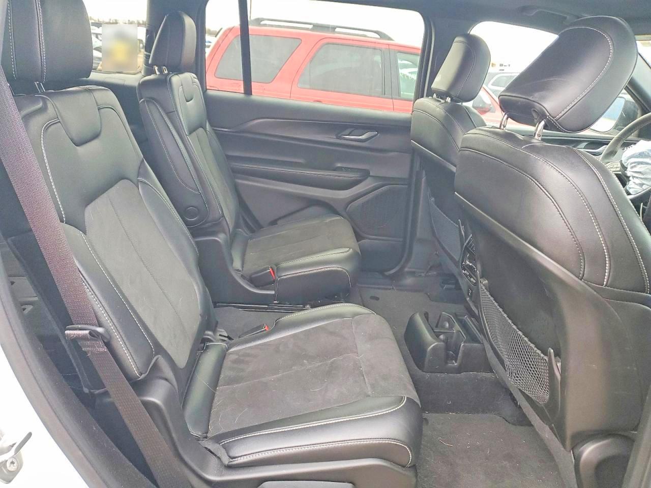 Jeep Cherokee L Laredo