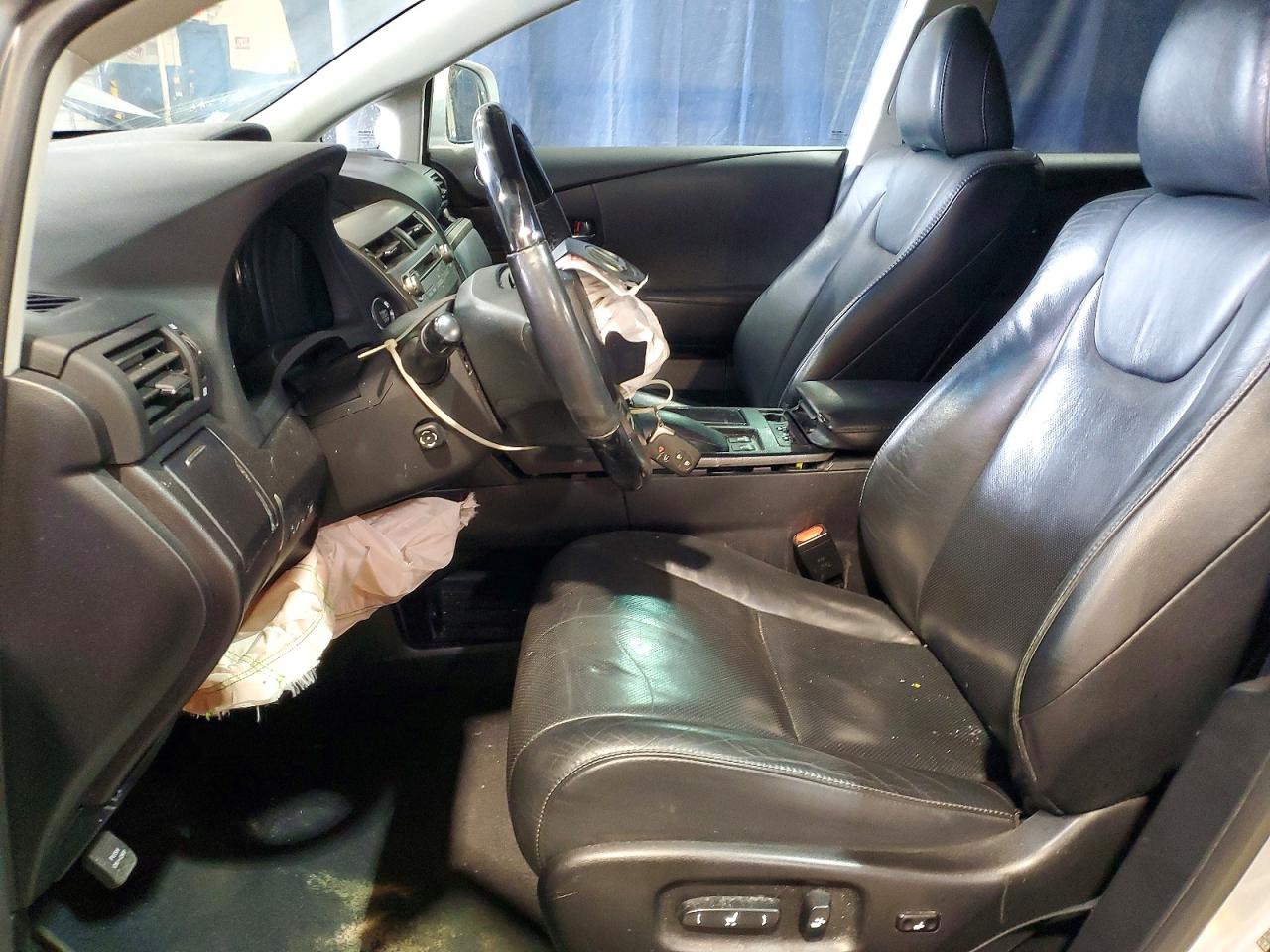 Lexus RX Base