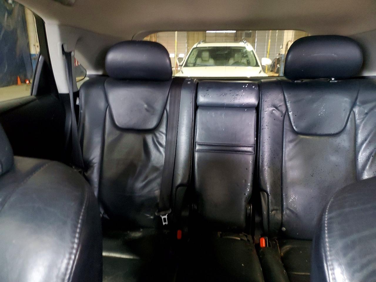 Lexus RX Base