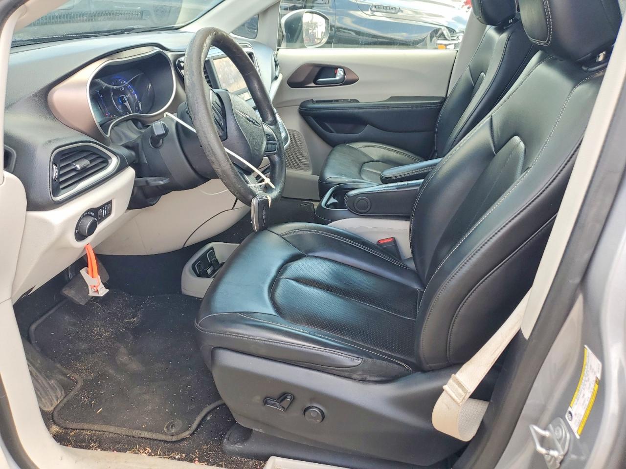 Chrysler Minivan Lxi