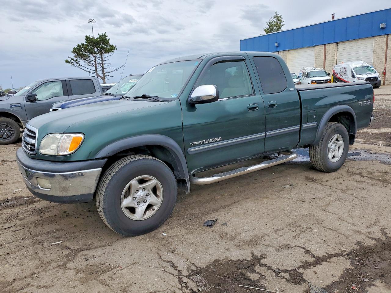Salvage Toyota Tundra Image