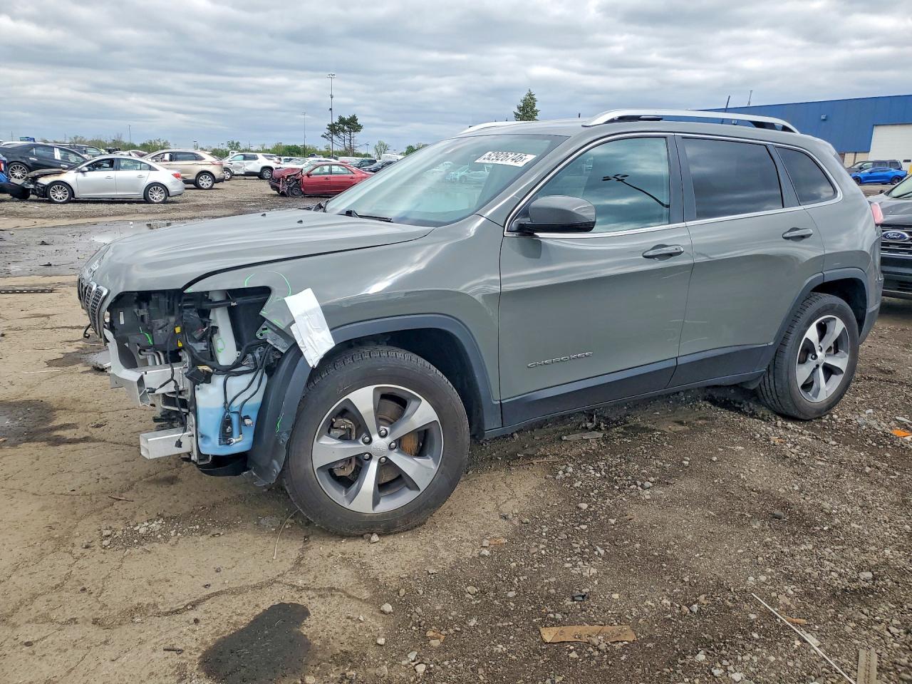 Salvage Jeep Cherokee Image