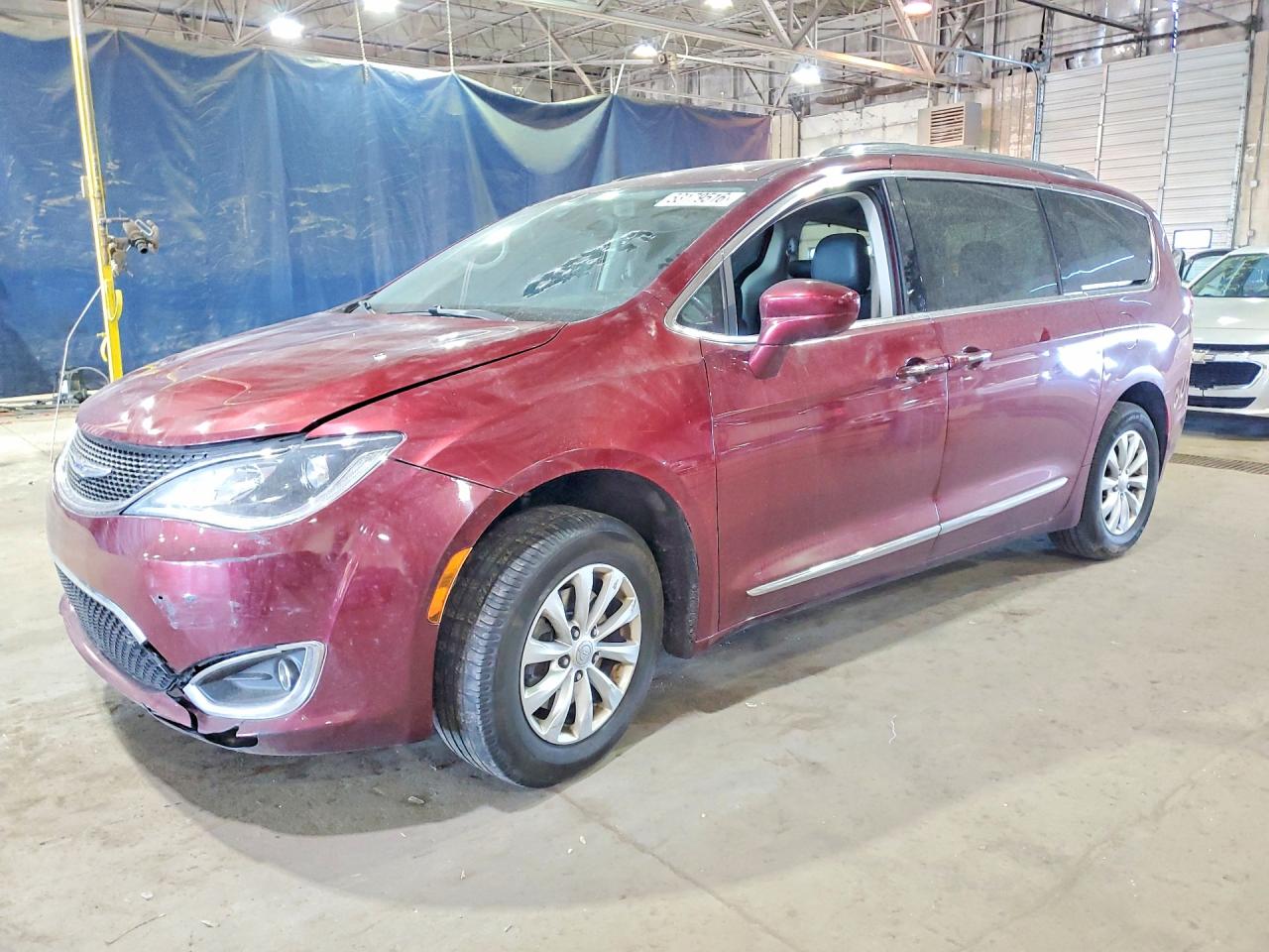 Salvage Chrysler Pacifica Image