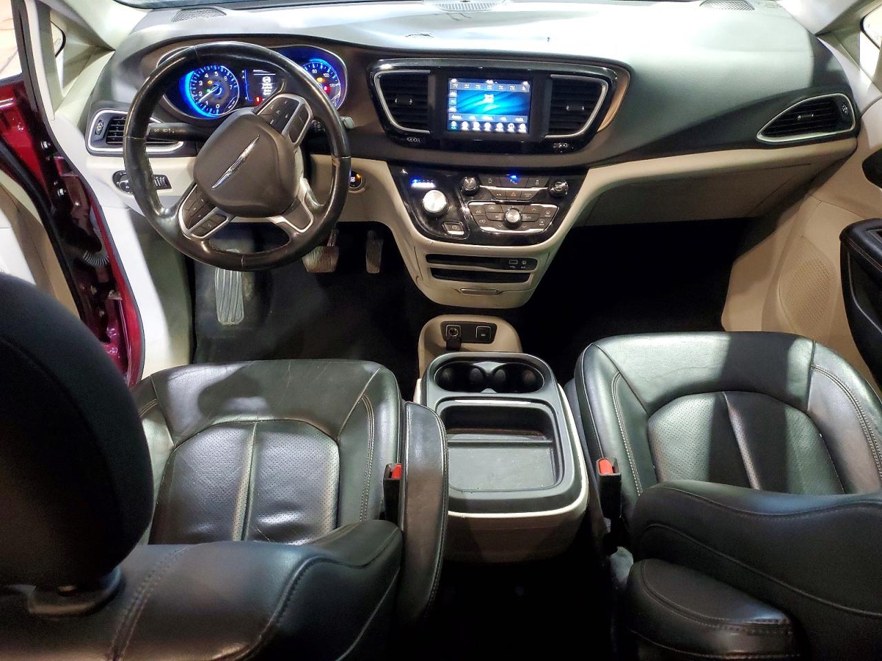 Chrysler Pacifica Touring L