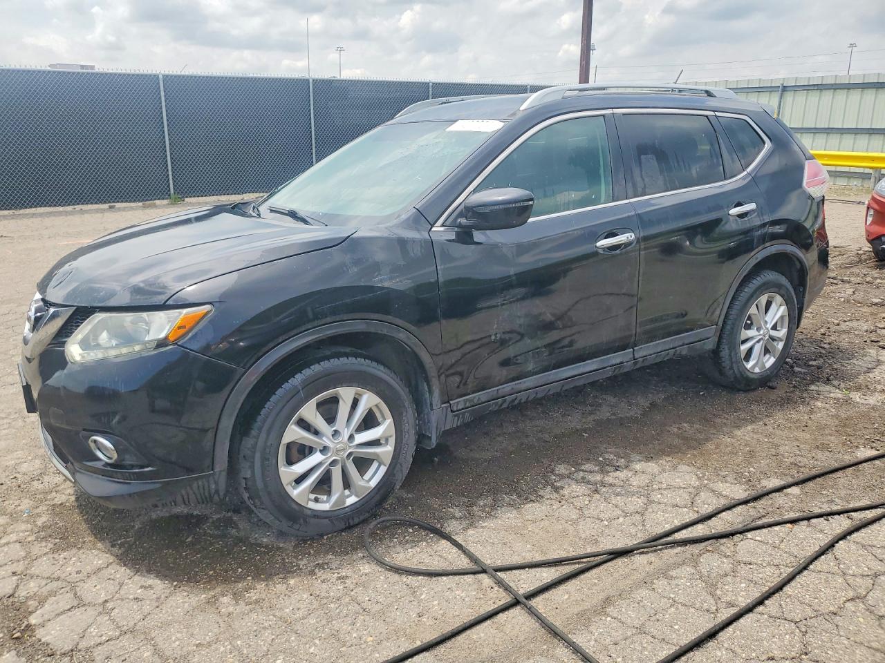 Salvage Nissan Rogue Image