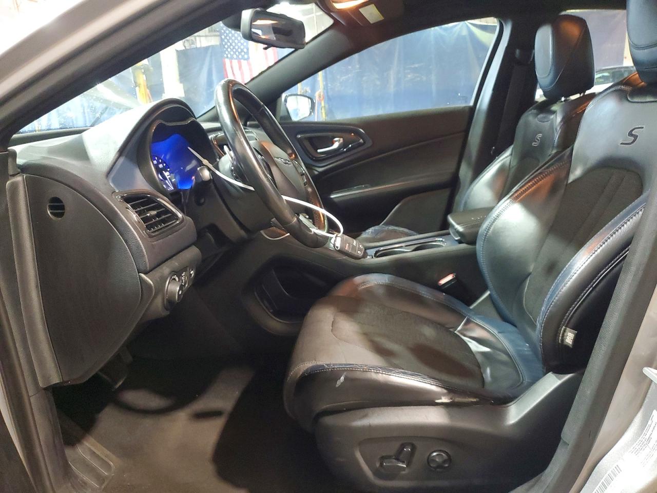 Chrysler 200 S