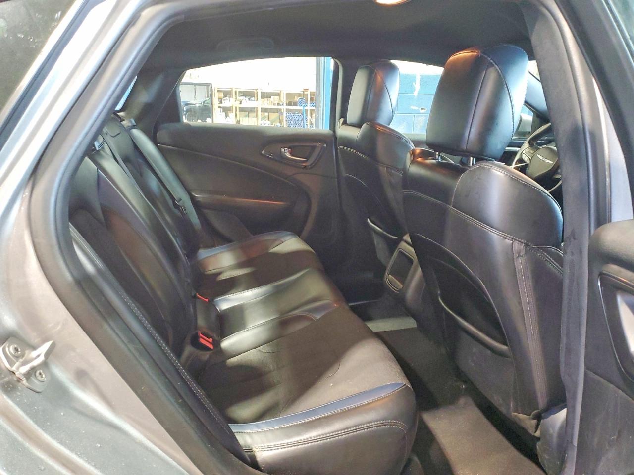 Chrysler 200 S