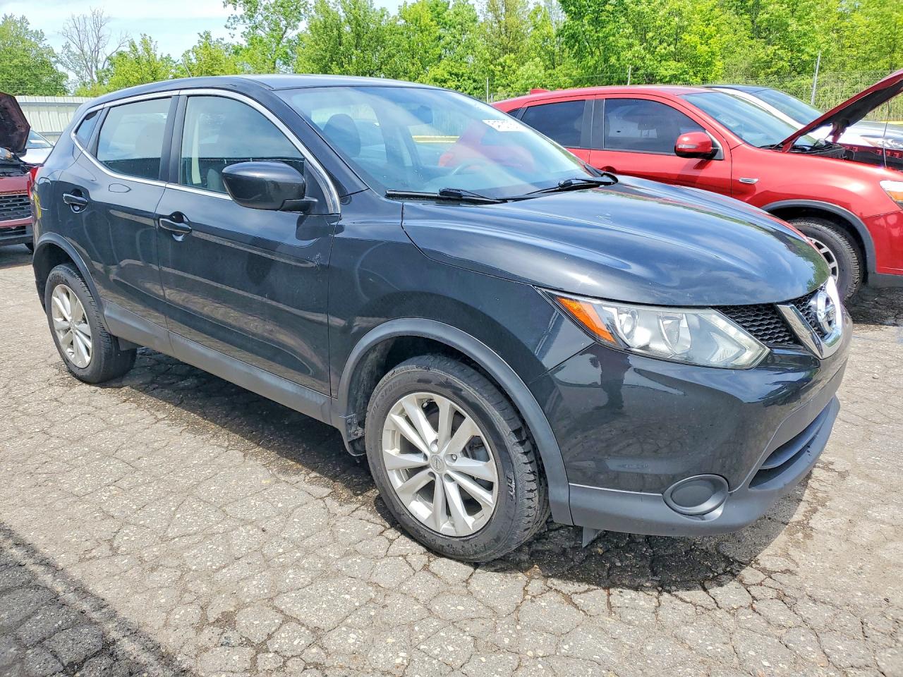 Nissan Rogue S