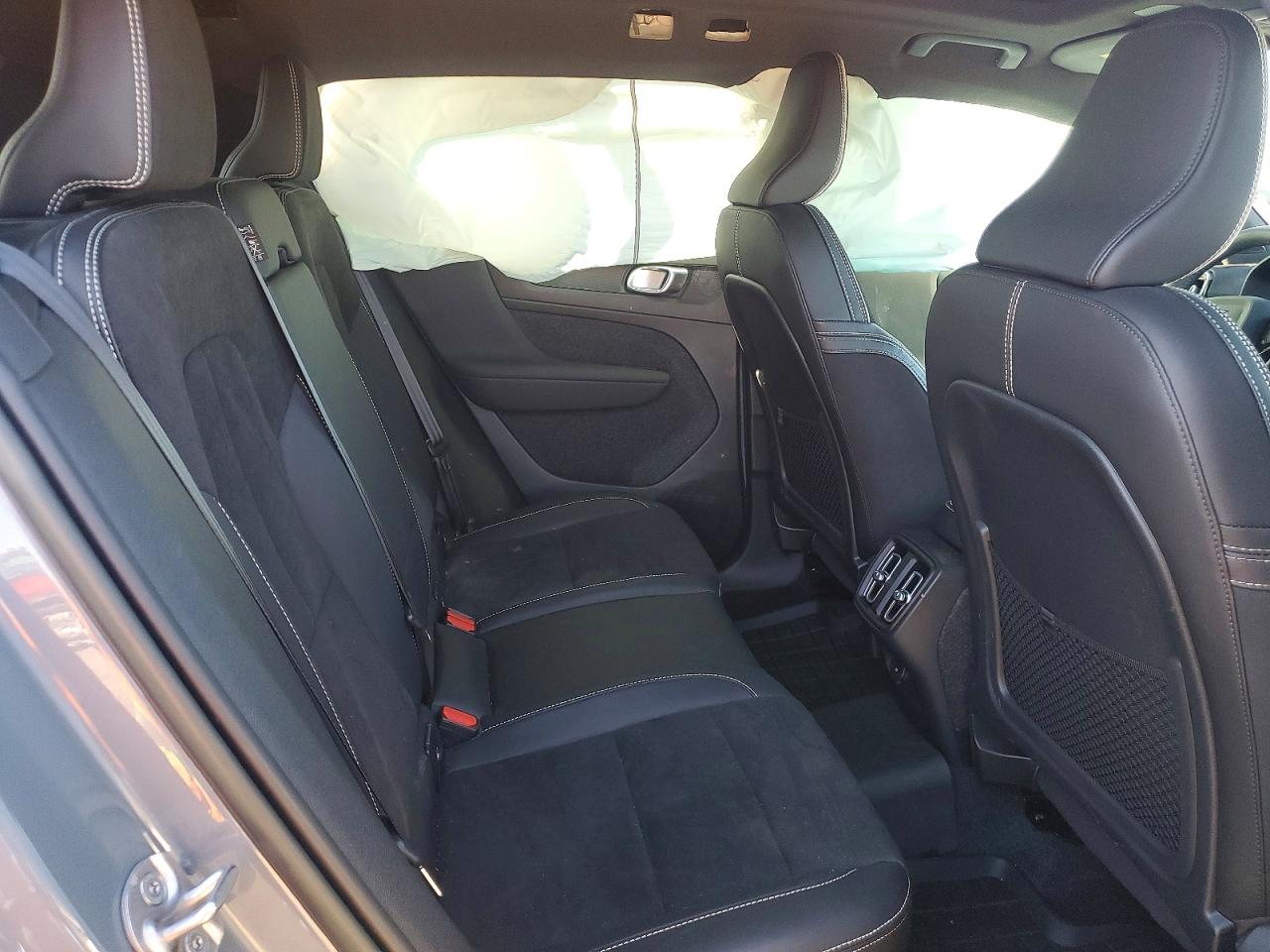 Volvo XC40 T4 R-design