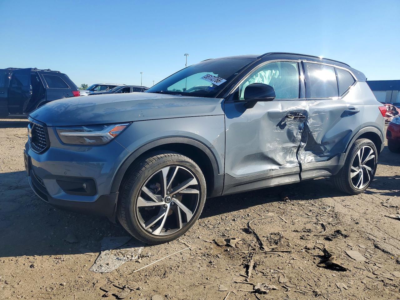 Salvage Volvo XC40 Image