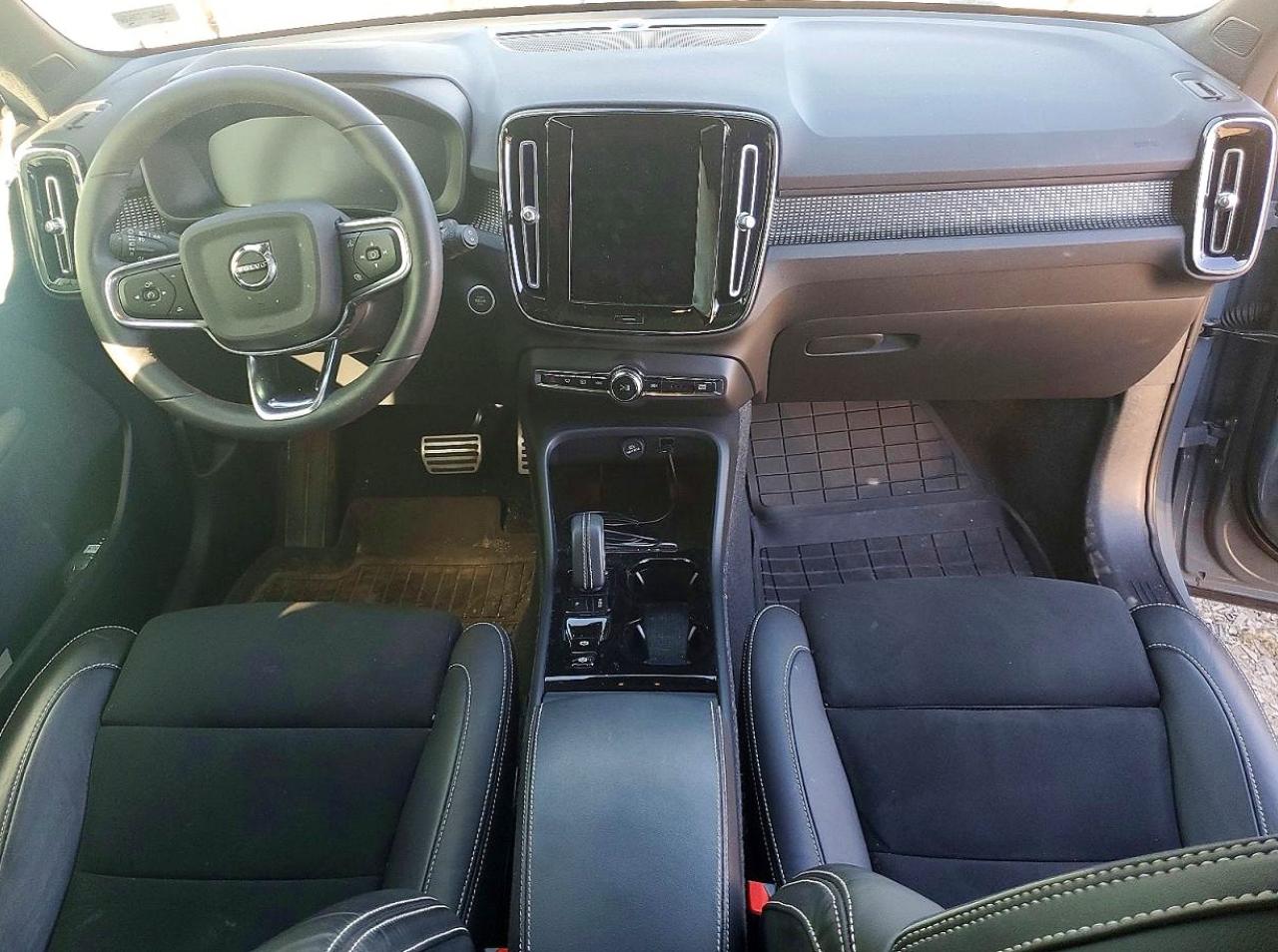 Volvo XC40 T4 R-design