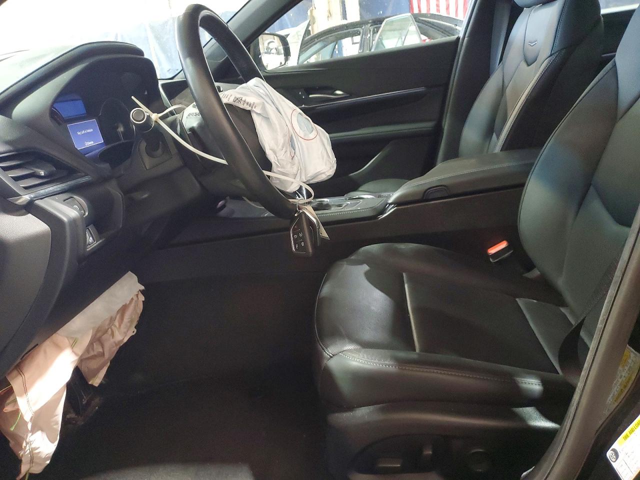 Cadillac CT4 Premium Luxury