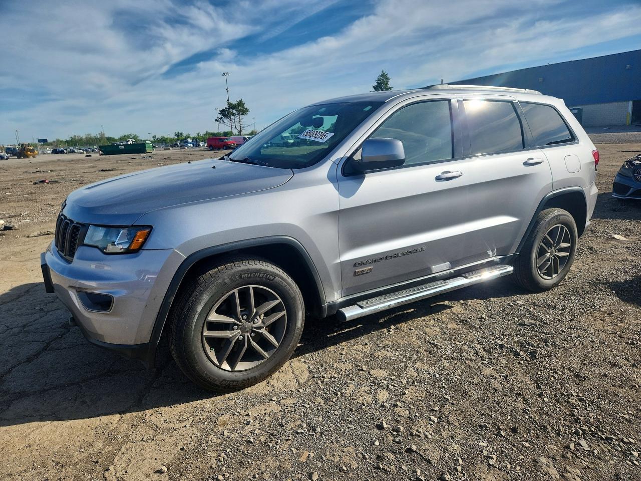 Salvage Jeep Cherokee Image