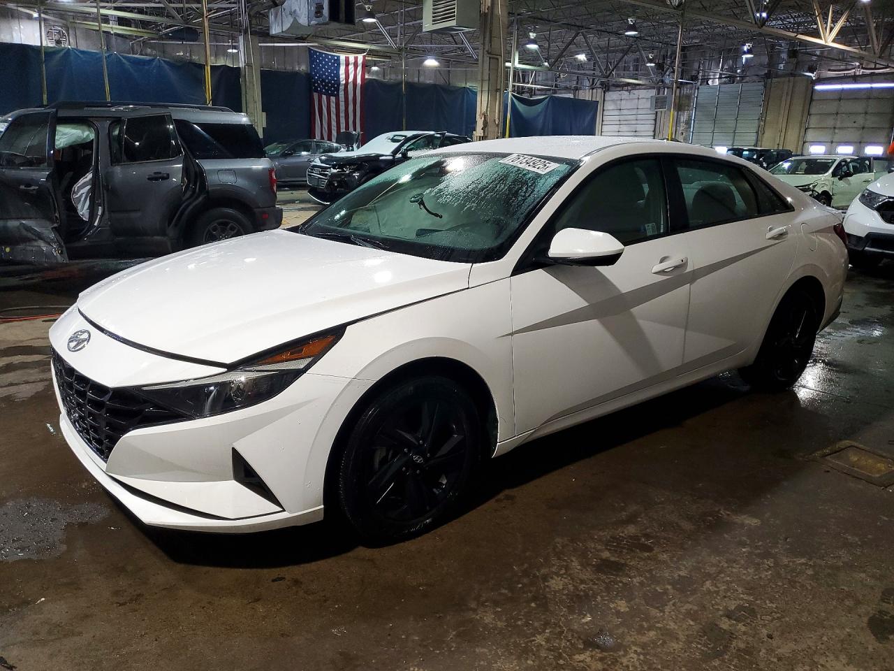 Salvage Hyundai ELANTRA Image