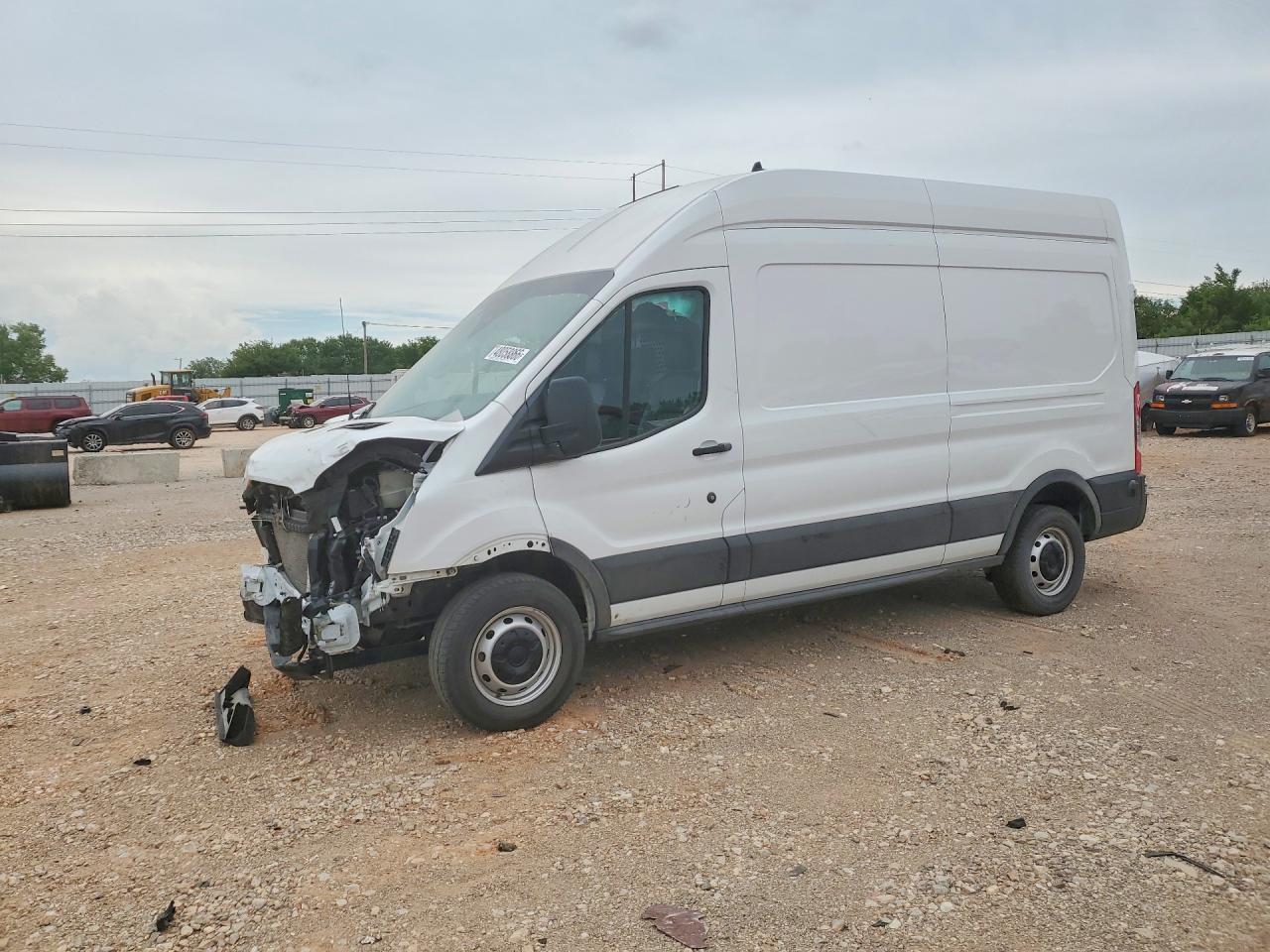 Salvage Ford Transit Image