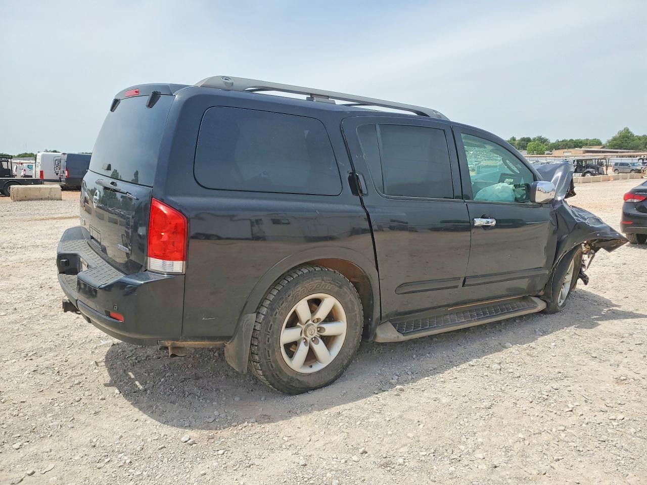 Nissan Armada Sv