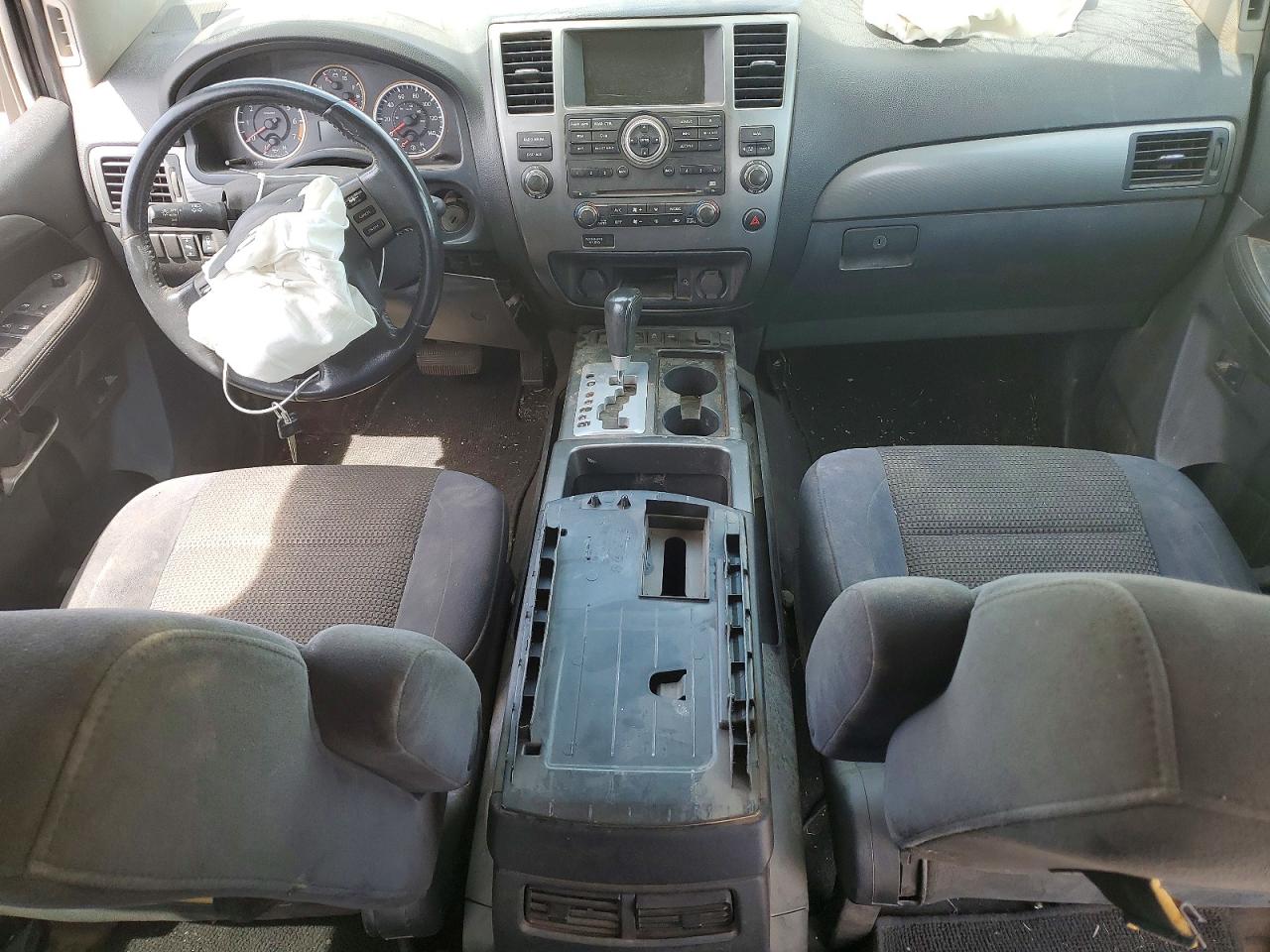 Nissan Armada Sv
