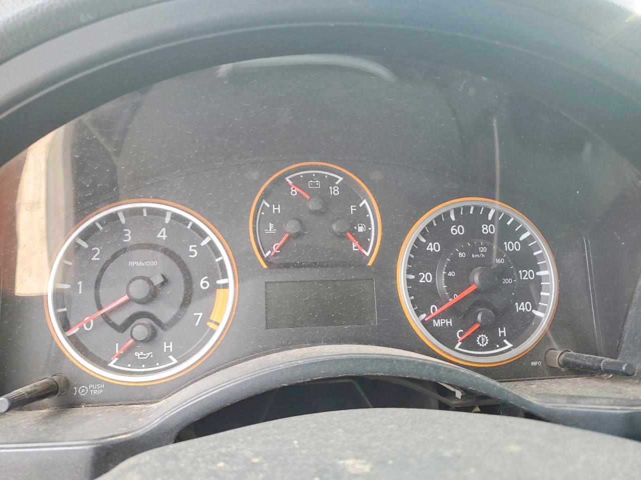 Nissan Armada Sv