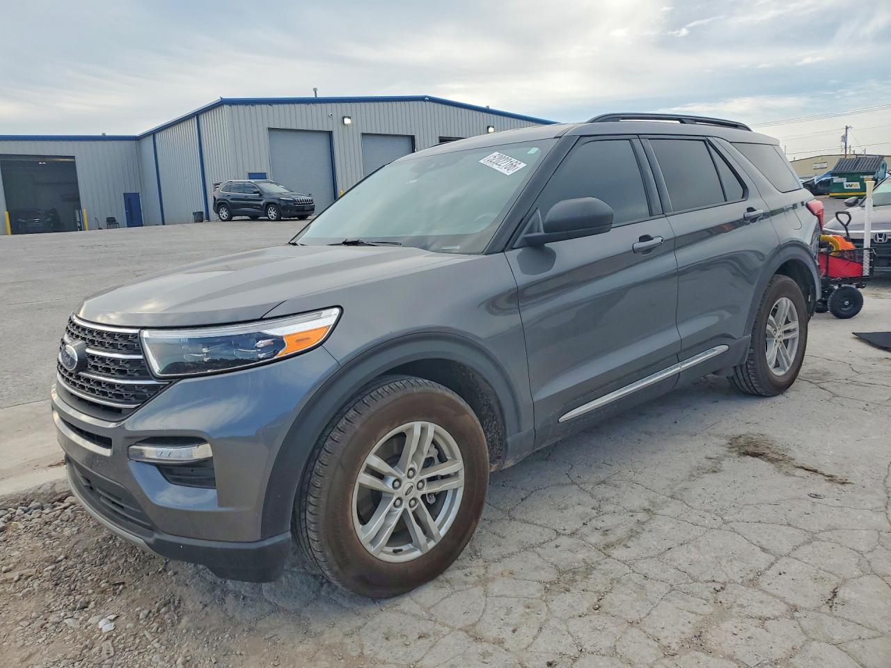 Salvage Ford Explorer Image