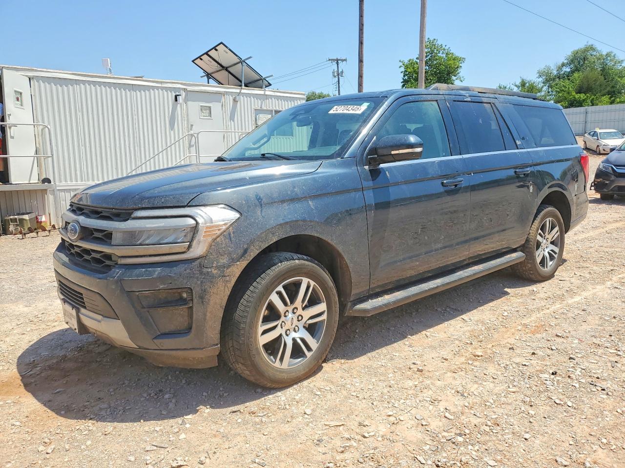 Salvage Ford Expedition Image