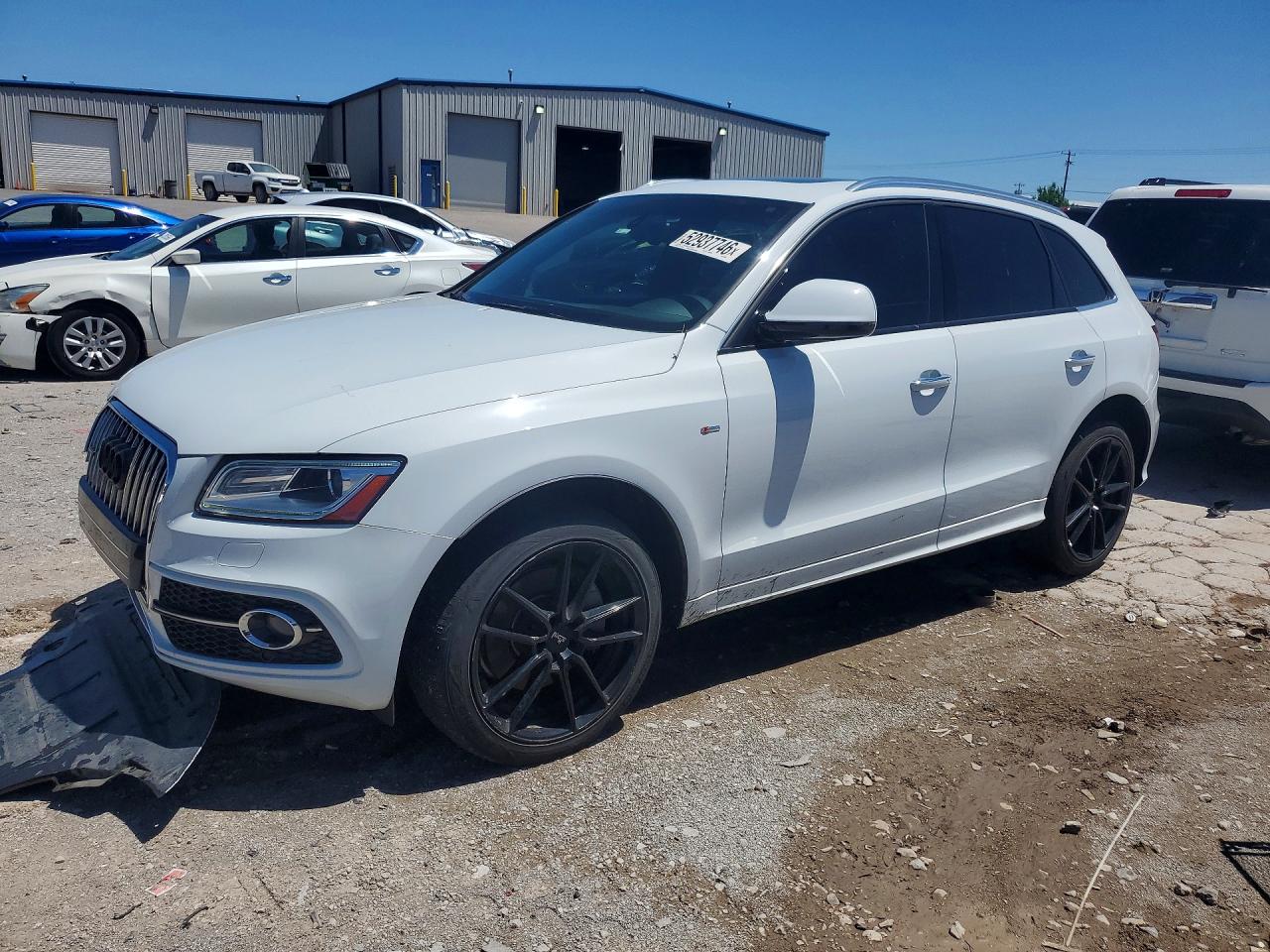 Salvage Audi Q5 Image