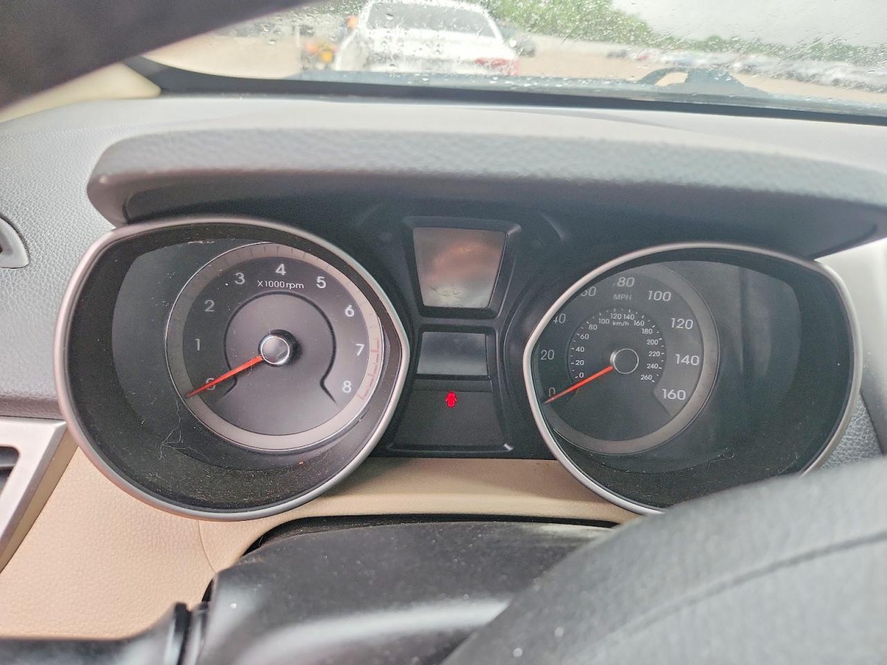Hyundai ELANTRA Base