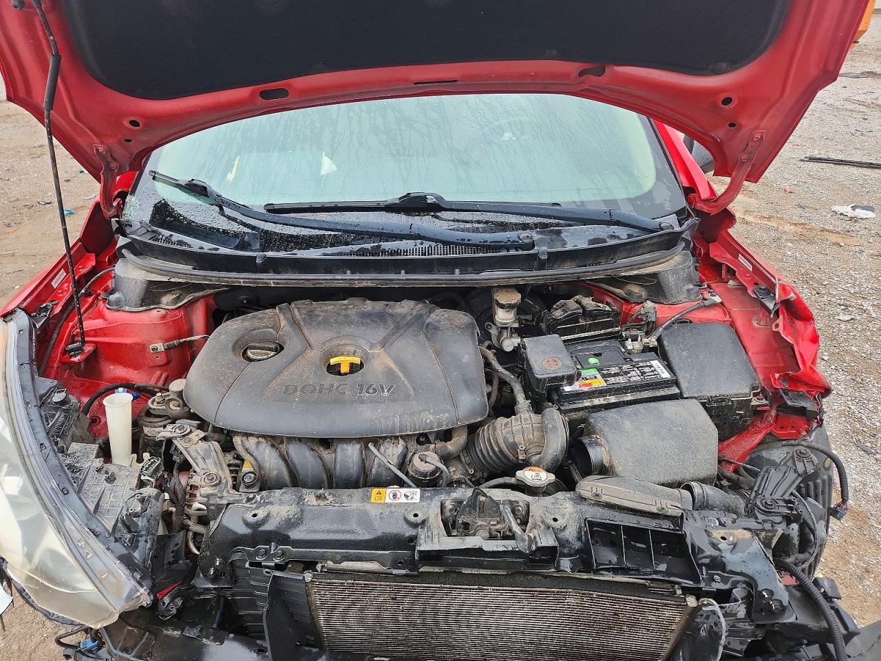 Hyundai ELANTRA Base