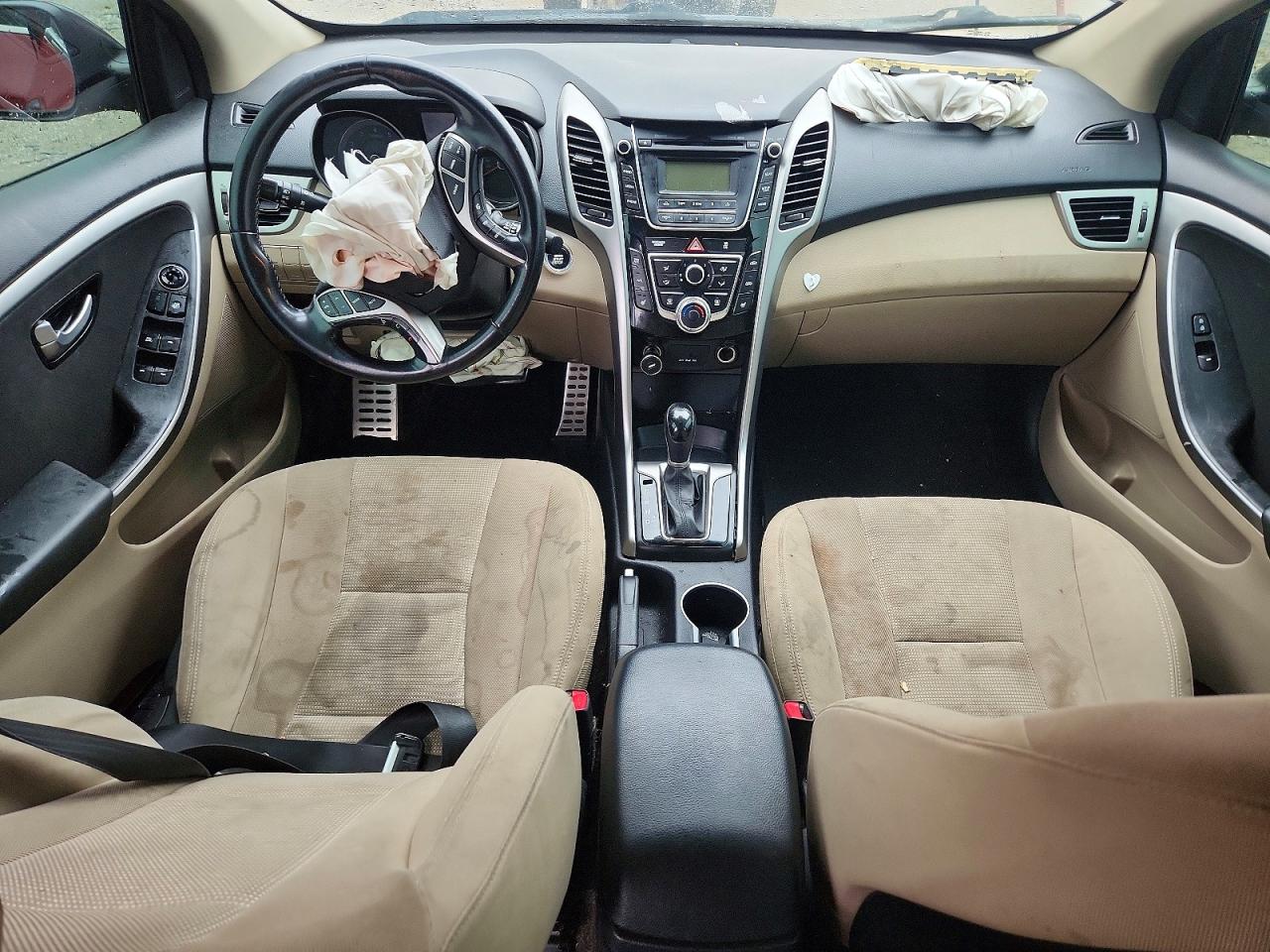 Hyundai ELANTRA Base