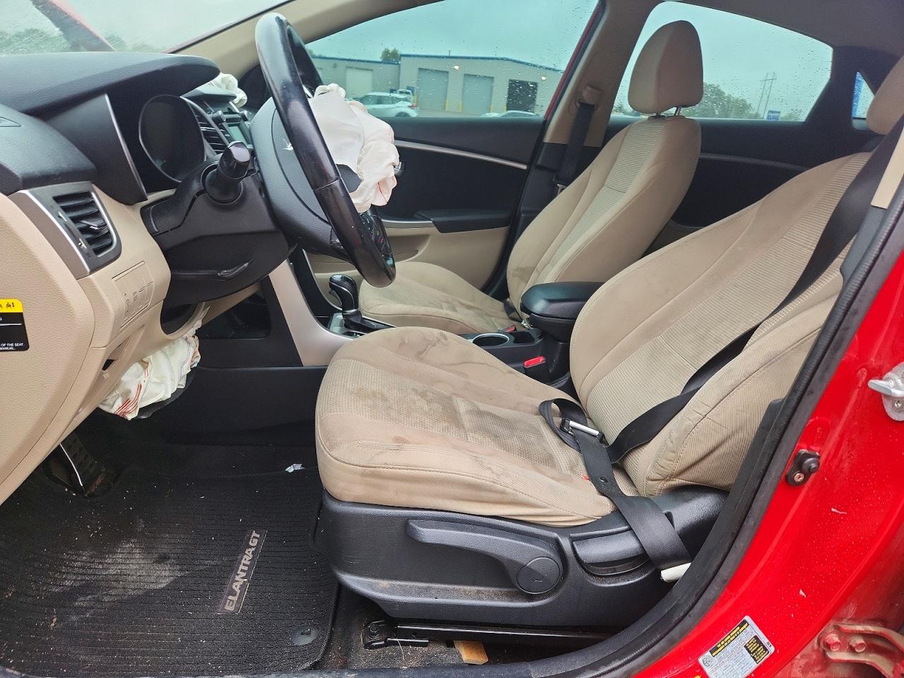 Hyundai ELANTRA Base