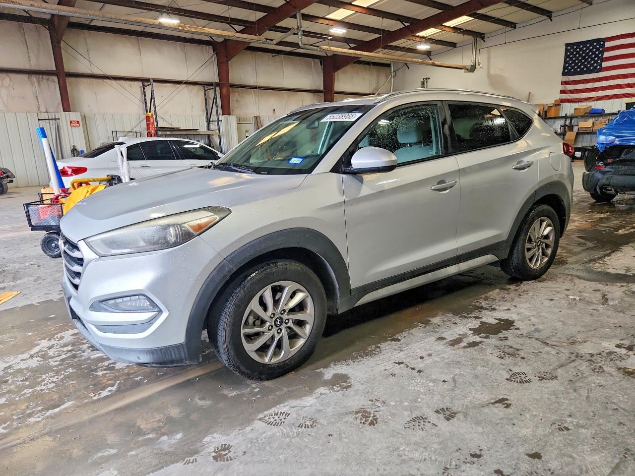 Salvage Hyundai TUCSON Image