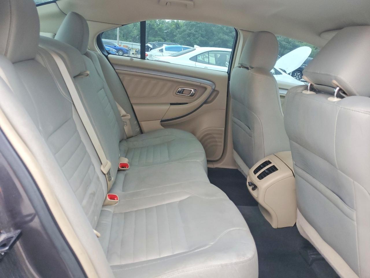 Ford Taurus Se