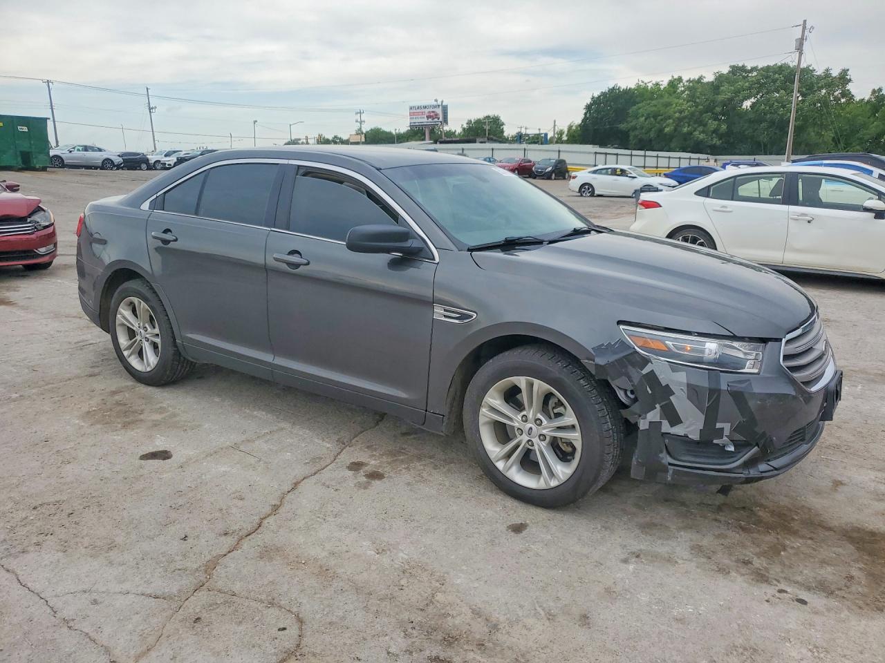 Ford Taurus Se