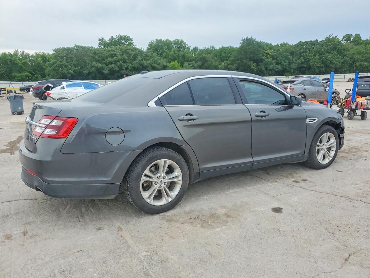 Ford Taurus Se