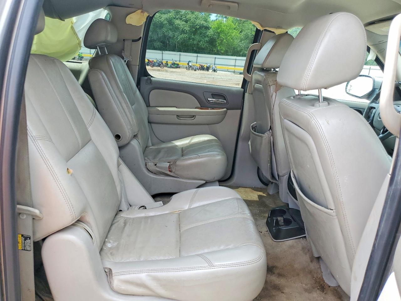 Chevrolet Suburban C1500