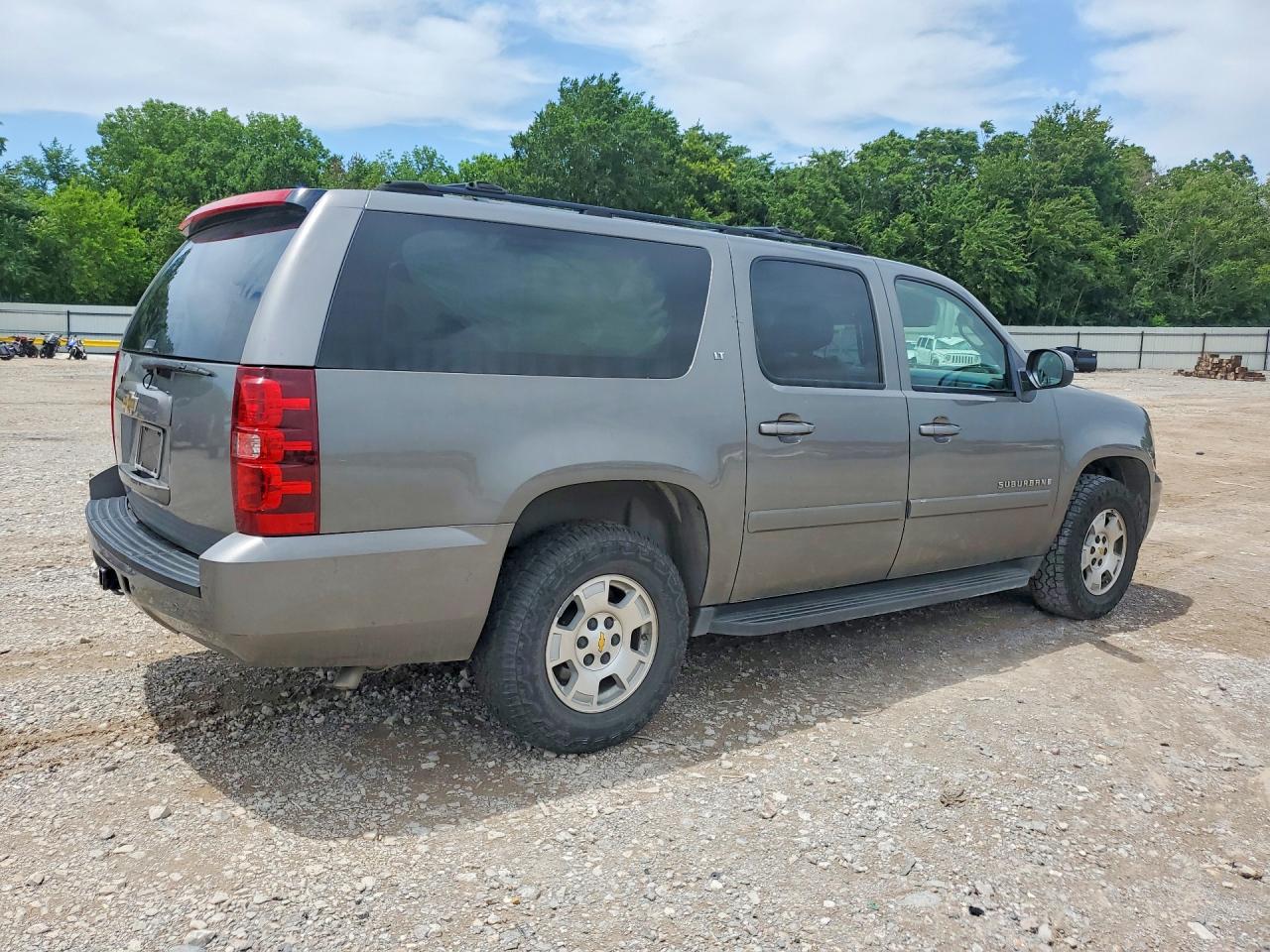 Chevrolet Suburban C1500