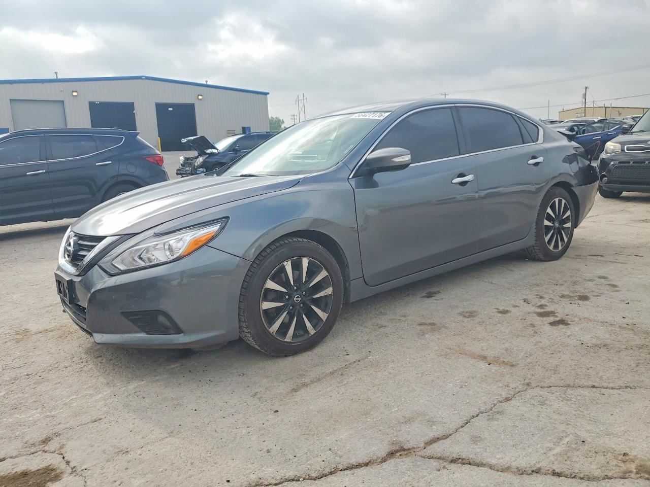 Salvage Nissan Altima Image