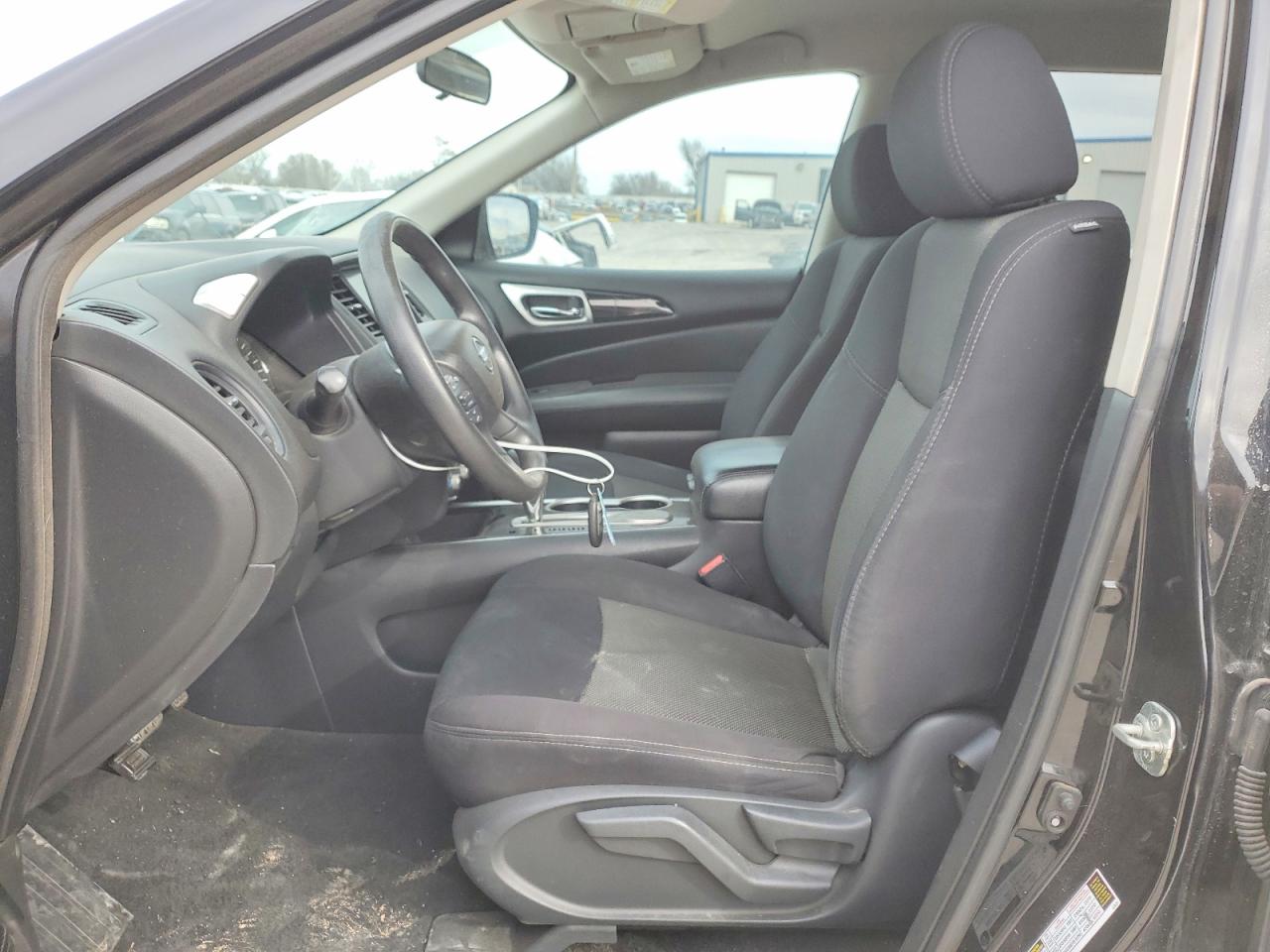 Nissan Pathfinder S