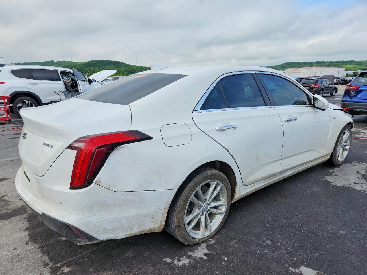 Cadillac CT4 Luxury +