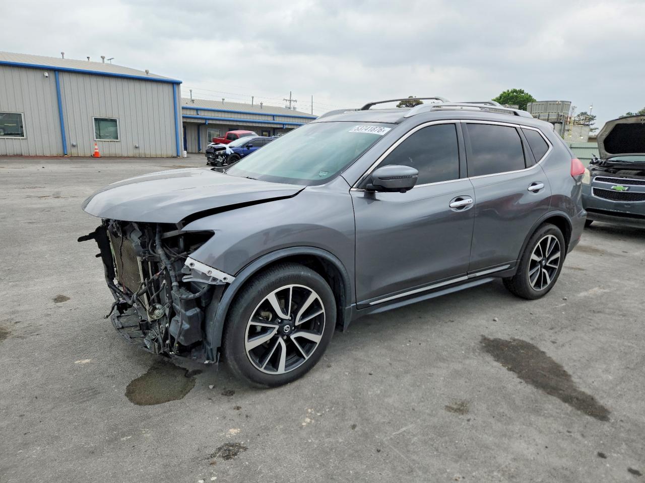 Salvage Nissan Rogue Image