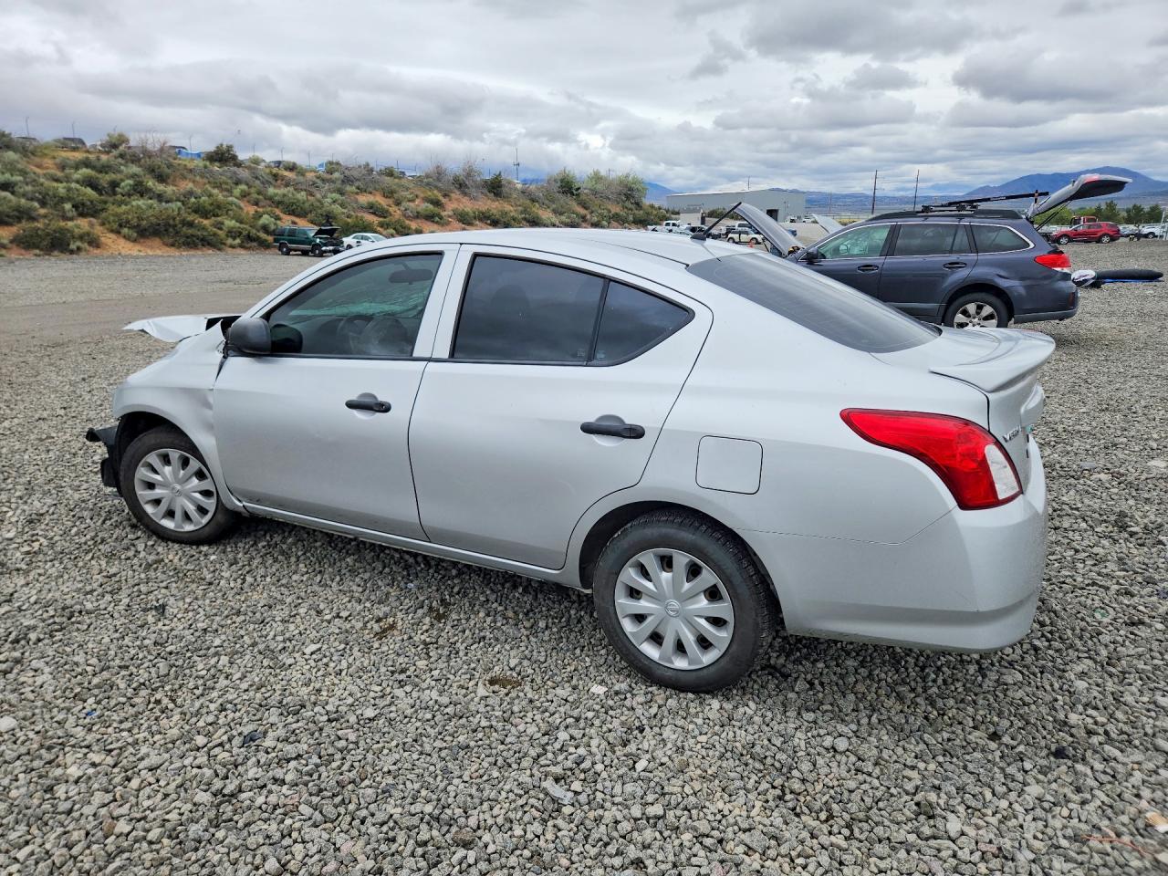 Nissan Versa 1.6 S Plus