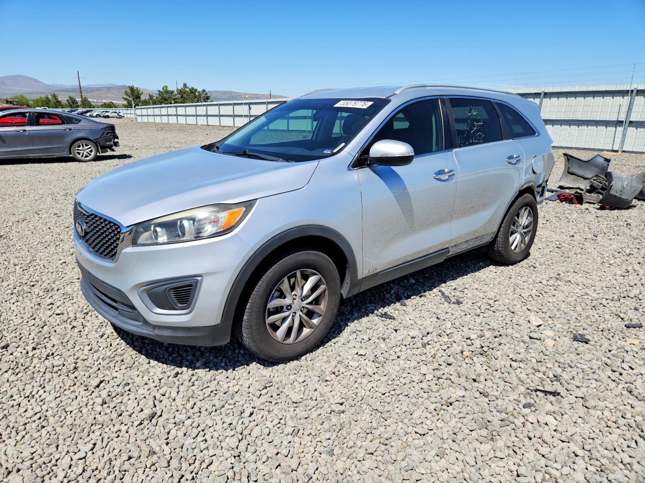 Salvage Kia Sorento Image