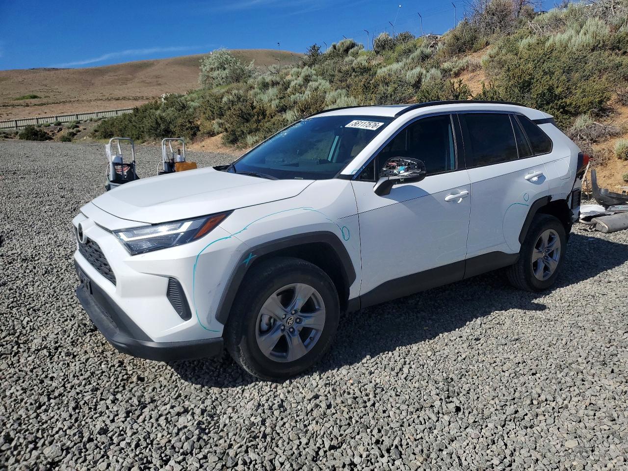 Salvage Toyota RAV4 Image