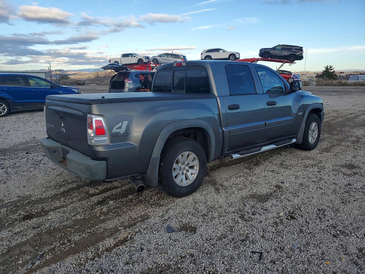 Mitsubishi Raider
