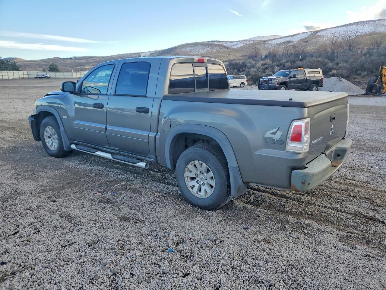 Mitsubishi Raider
