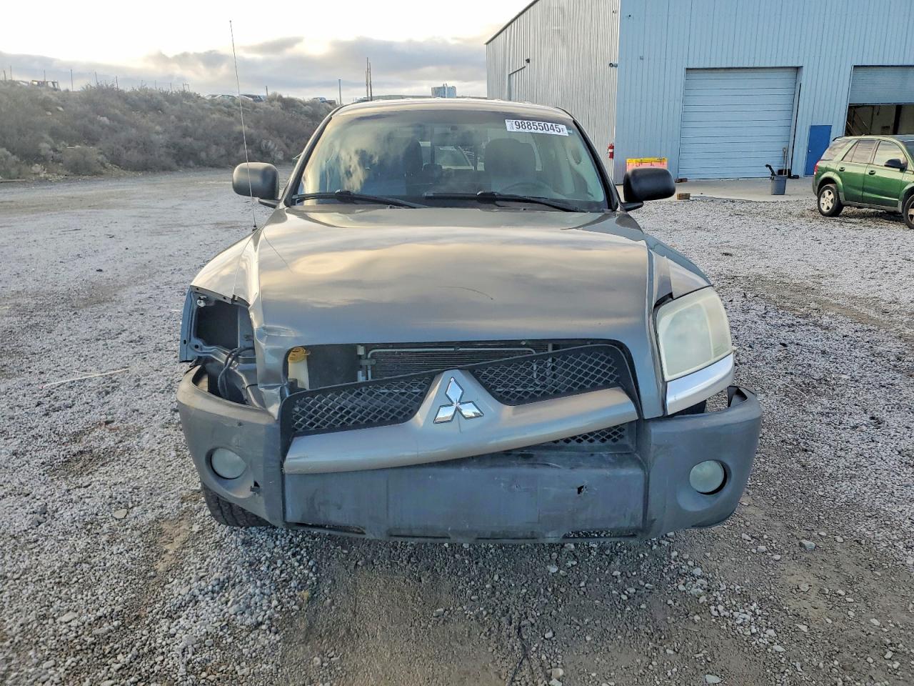 Mitsubishi Raider