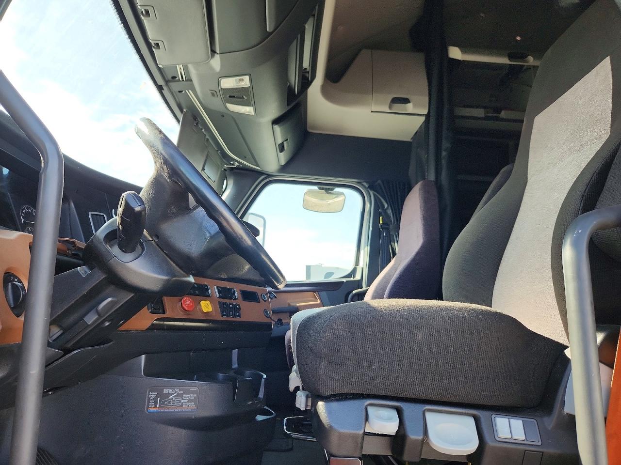 Freightliner Cascadia 126
